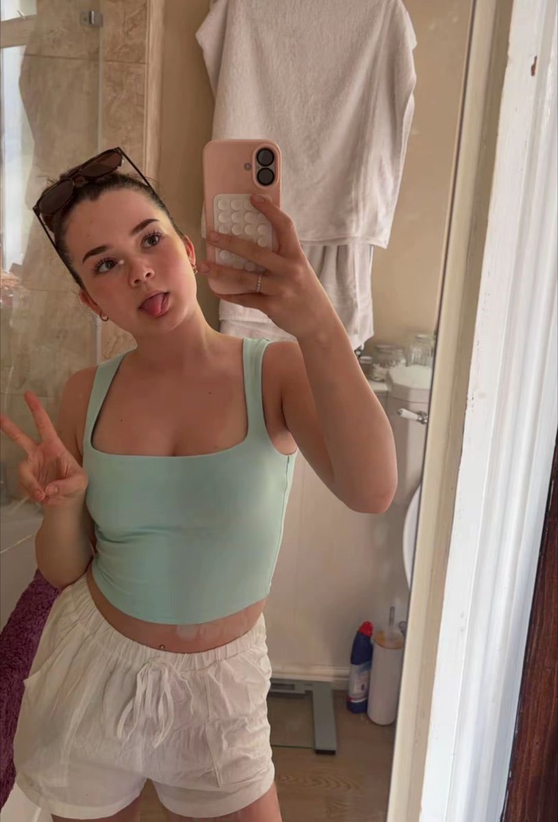 Xposin_Bops's tweet photo. Cucks bop Poppy https://t.co/cLSbEkublT