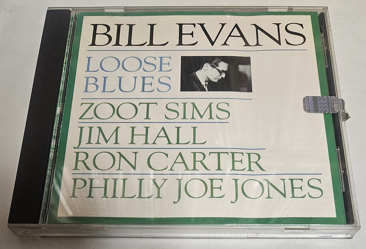 fripp66's tweet photo. 오늘 조식 배경음악은 bill evans의 62년 연주. 전곡 빌에반스 작곡이고 리버사이드 레이블 때 녹음한 세션으로 주트심스, 짐홀, 론카터, 필리조존스의 퀸텟 구성이다. #jewelcase https://t.co/FW6hix72kj