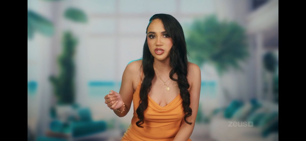 Bydneebaaby's tweet photo. I ain't seen her beat no one ass yet but she got the most mouth in them confessionals. 🙄😒
#BaddiesGoneWild https://t.co/U4VmMD1Upu