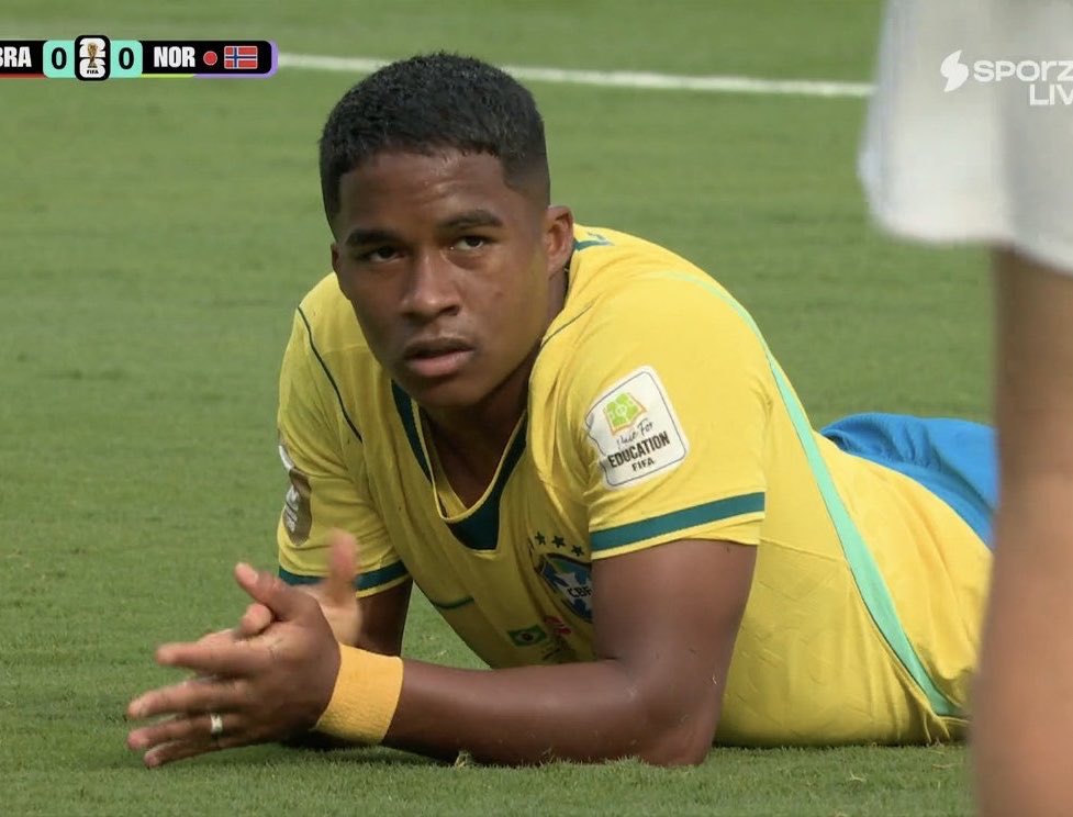 Emmyjika7's tweet photo. Brazil is out https://t.co/aIyJu1oqME