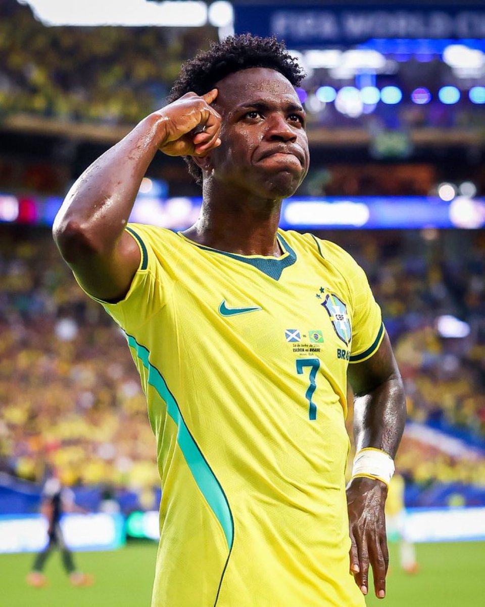 gglait's tweet photo. ¿Puede competir para mejor jugador del Mundo alguien que no se hace cargo de un penal? https://t.co/3Ne370jkHX