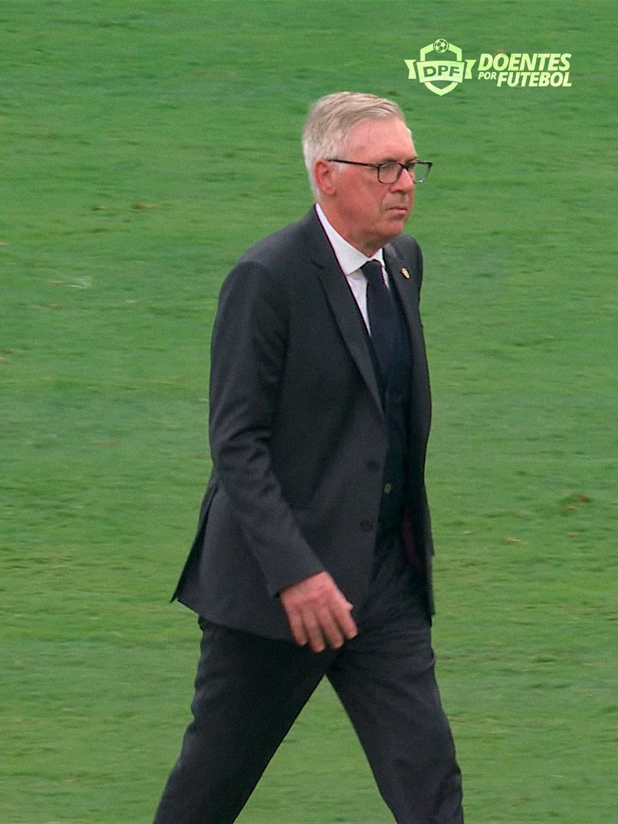 DoentesPFutebol's tweet photo. Por que você deixou esse time jogar e manter a posse? Por que?

O jogo mostrou que bastava atacar. Por que fomos covardes e aceitamos errar e aceitar o 0x0 com a bola nos pés deles?

Que loucura de jogo.

Bastava chegar no 9 mortal, que o planeta conhecia. Deixamos isso. https://t.co/10YG6RmzFF