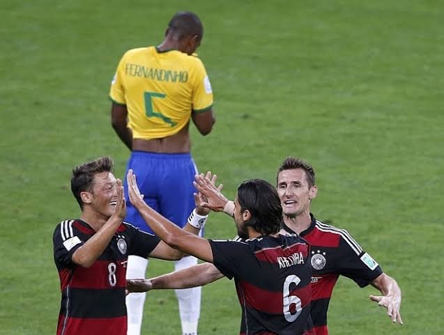 JJParana's tweet photo. Notaram um padrão? https://t.co/zxFGH9ipyy