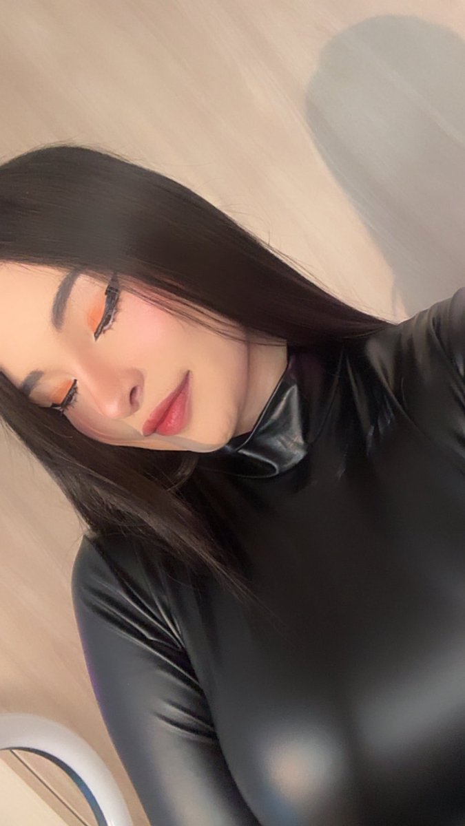 1Lau__1's tweet photo. Online now 
Chaturbate : lau__1 https://t.co/uODyVOqecE