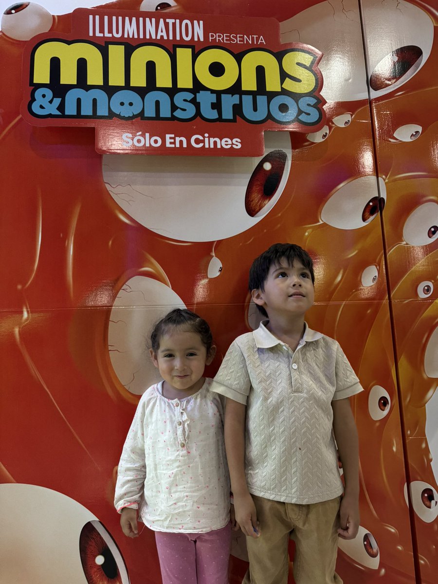 PanchitoEB's tweet photo. Beba y Compa por primera vez en el #Cine #Minios @Minions https://t.co/qcVmF0gaBi