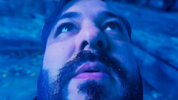 Figur1De's tweet photo. @Core__Core É cordas, ontem meu Pc foi embora, tô sem dinheiro para arrumar, gastei ele com comissão para artes, e agora no dia seguinte Brasil perdeu, e os próximos dias é arrumar trampo, estou bem https://t.co/2btRdmM8u8