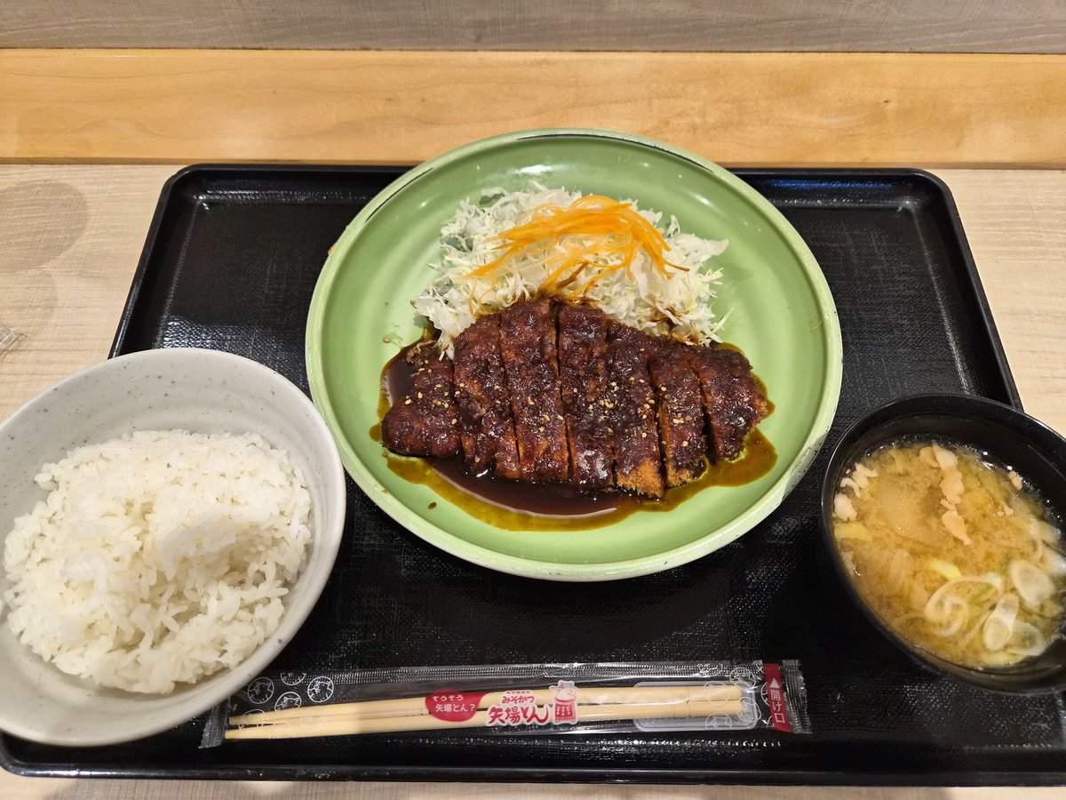 na_xt's tweet photo. これを食べないと新東名を乗り切れないのです。新東名に立ち入るための儀式なのです。 https://t.co/myNg6YVkvM