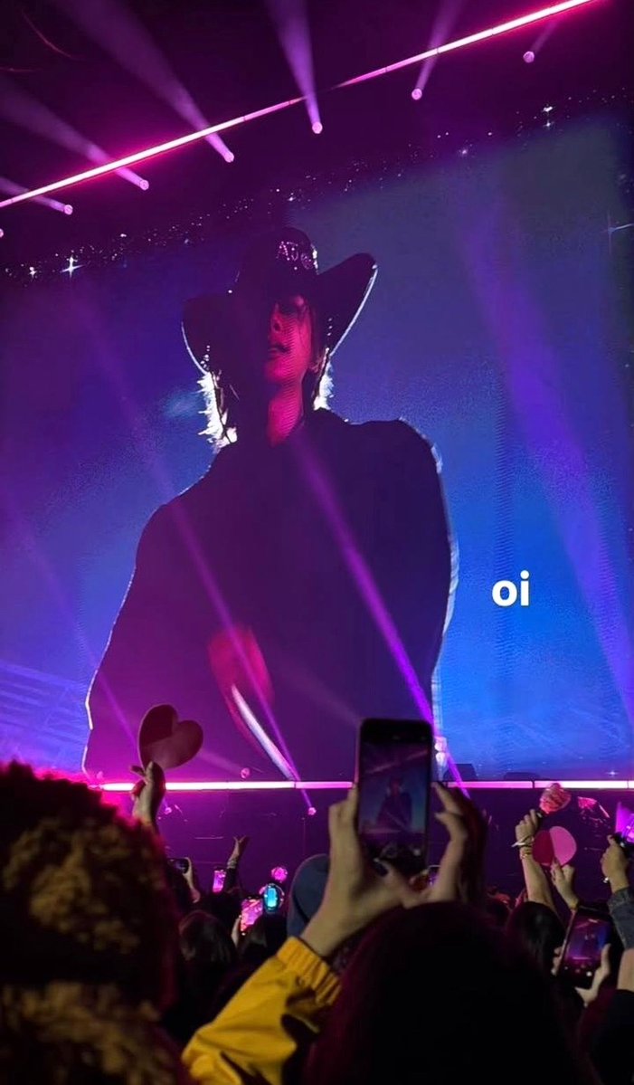 yuniyoiz's tweet photo. it’s all over the screen https://t.co/CngzT44Wyq