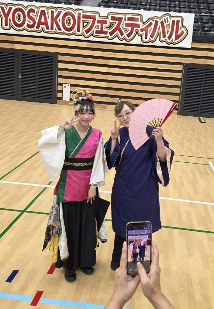 4351ZERO's tweet photo. 2026年(令和8年)7月5日(日)
第2回つがる市YOSAKOIフェスティバル
うちのその〜のファンらしく☺️
先生は1人うるうる🥹 https://t.co/dZQwwrRHrG