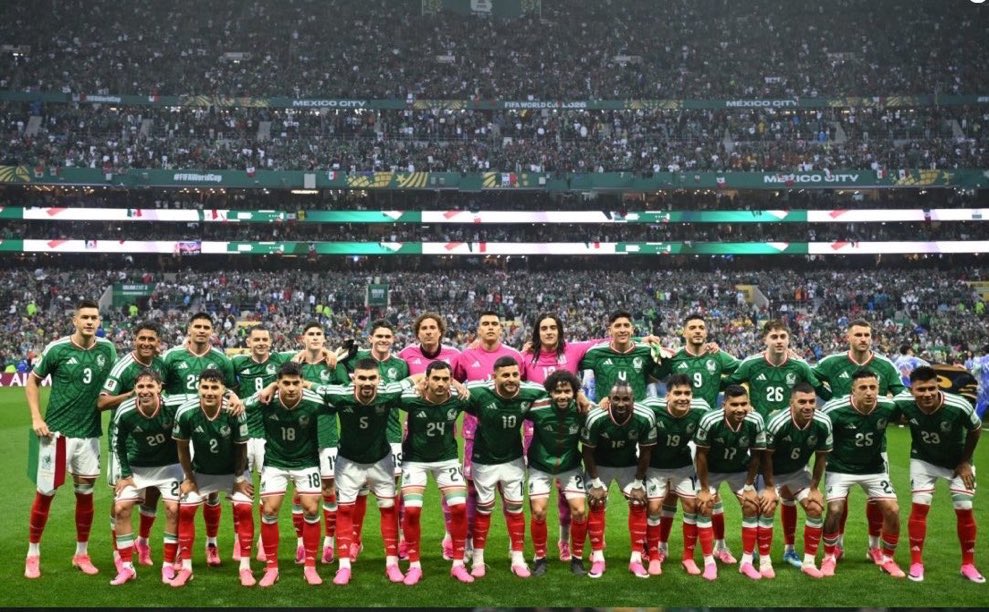 ViejoFumeke's tweet photo. Otra vez eliminados en octavos.

México del 8. https://t.co/wWtgh9R6Ms