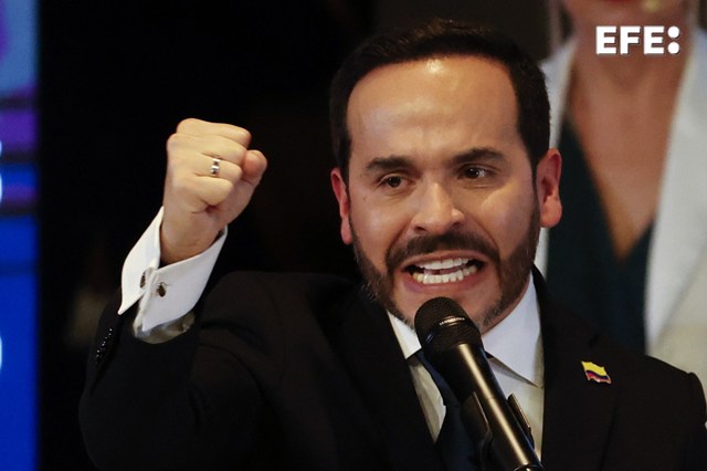 EFEnoticias's tweet photo. El presidente electo de Colombia, Abelardo de la Espriella, afirma que denunciará "cientos de irregularidades" del Gobierno Petro.
https://t.co/ZJrquIpAba https://t.co/tVDyYgs1Xe