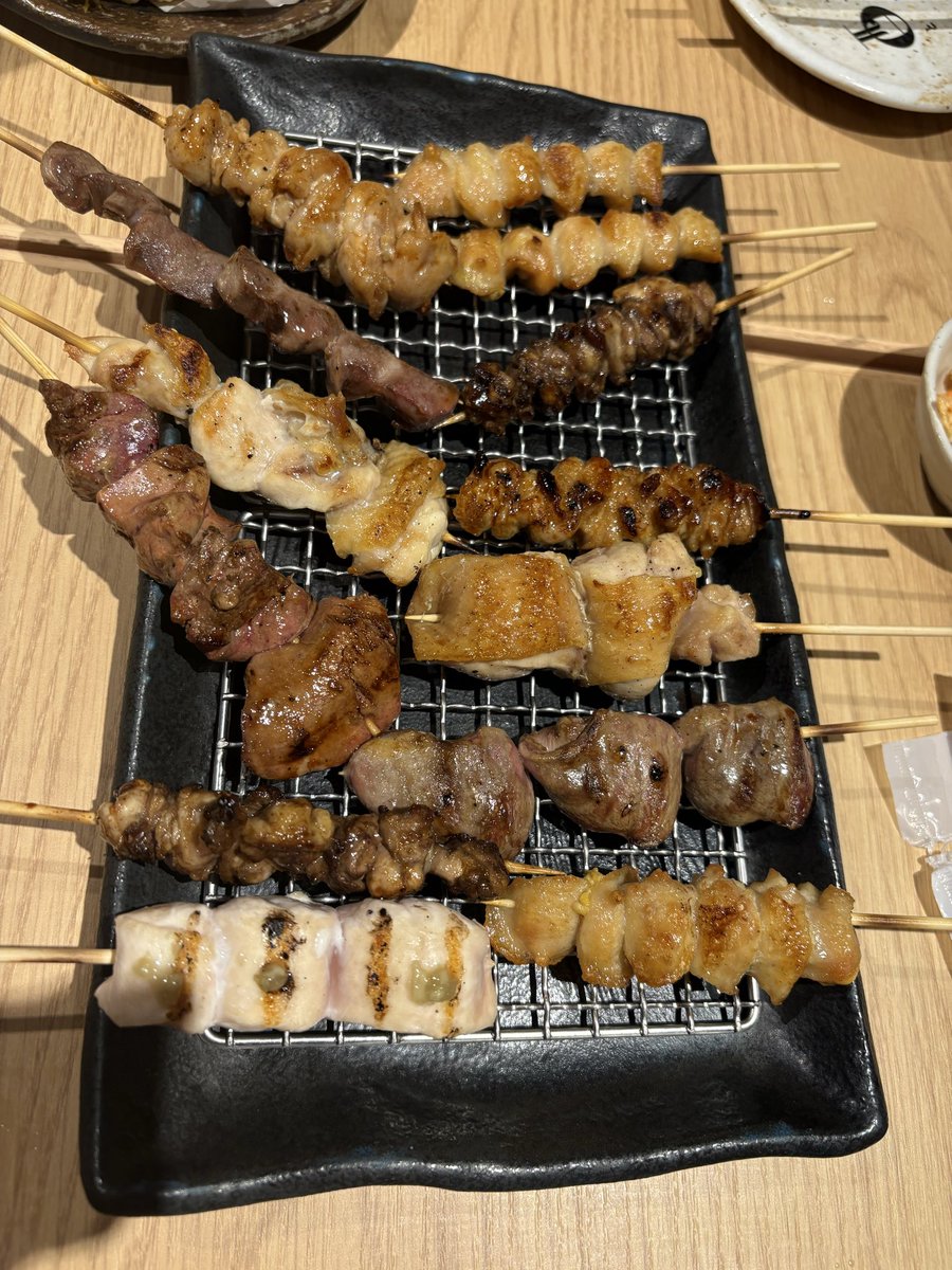naokittyann's tweet photo. せやけど話変わるけど　焼き鳥屋も　まあまあな値なるでなあ　寿司屋でアテ頼む方が安つくんちゃうかあ？　んで　また俺が聞いた事ないようなん食うてたわ　ハハ https://t.co/X50lyb0Pai