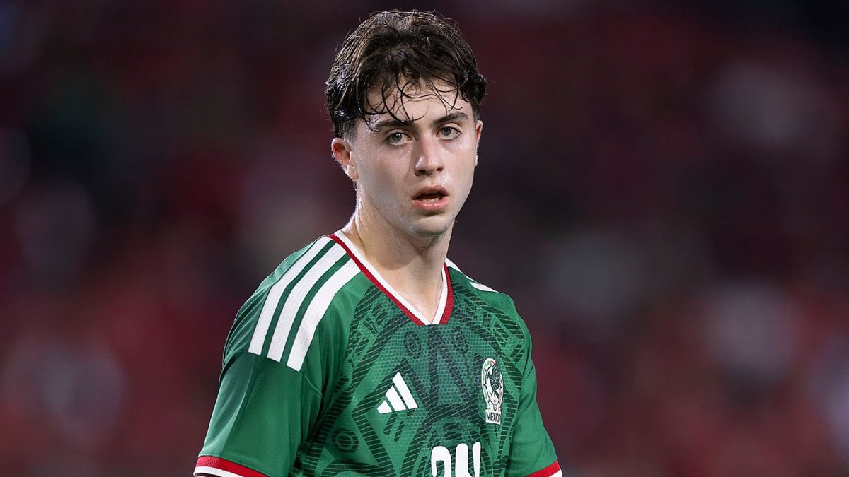 kobe_mercado_'s tweet photo. La decepción de este cabrón en el mundial no tiene nombre.
Marcel o Charly hubieran aportado mucho más. https://t.co/CYmi37wPOA