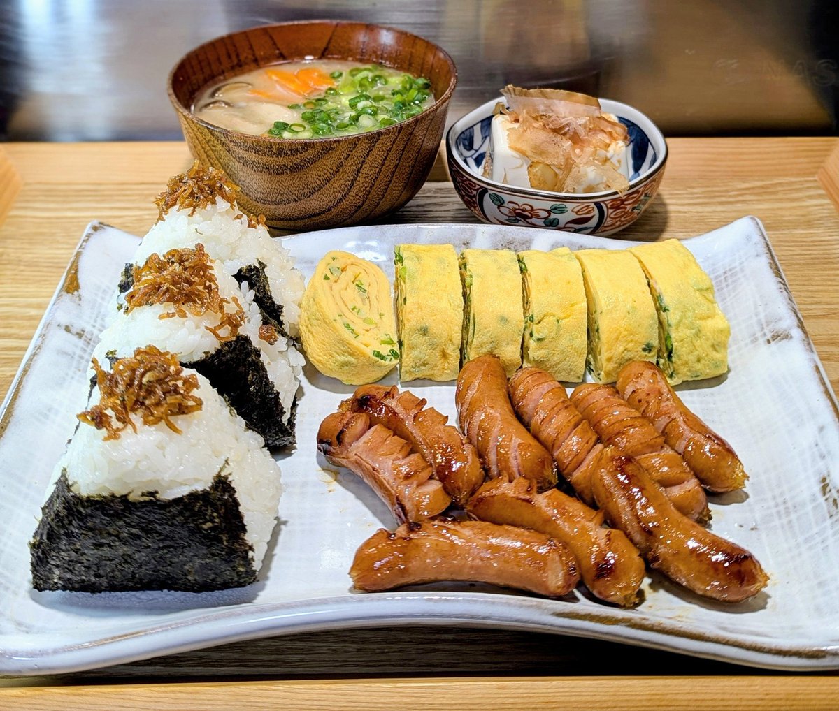 DQP987's tweet photo. #カペラの宇宙飯

⊂((・x・))⊃早く良くなりますように、ご飯をお供えします https://t.co/1vOA3XZvVg