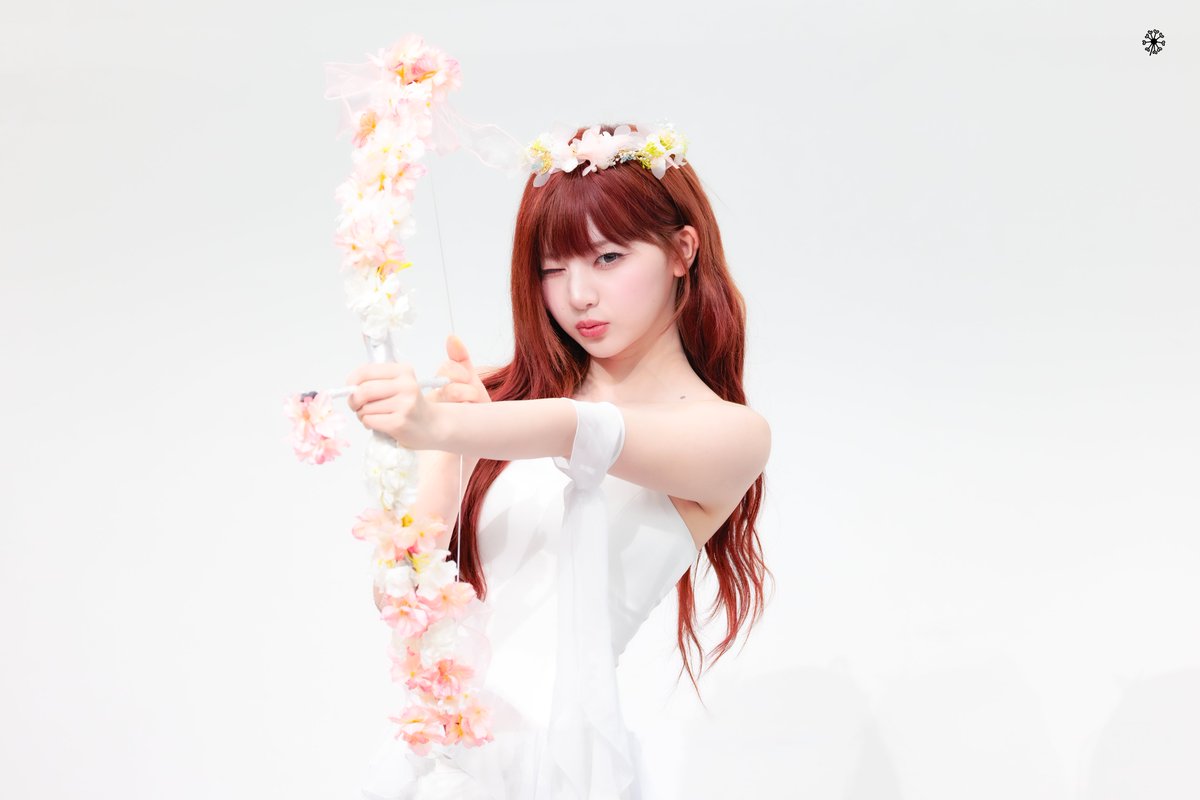 smpx24's tweet photo. 260703 팬사인회 HQ🌸💘
#tripleS #트리플에스 #YeonJi #연지 https://t.co/f01q7jVctY