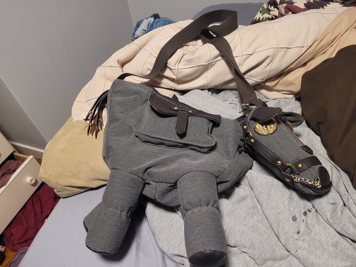 billyBbear's tweet photo. @shehemoglobin Horse purse https://t.co/C1DRlMISCi