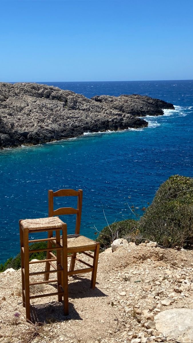 kooromi19's tweet photo. running away doesn't sound so bad when the destination looks like this https://t.co/hunYIGKbUB