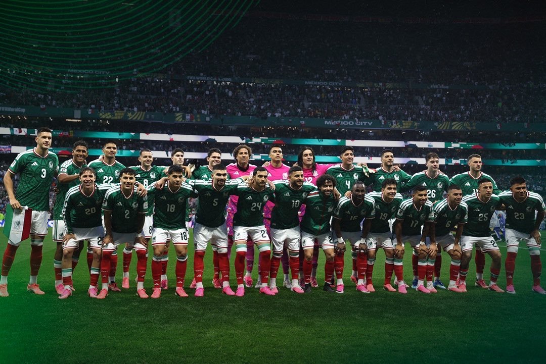 darknssrises's tweet photo. La selección lo dio todo hasta el final, eso siempre se los vamos a festejar ¡Vamos México! 🥳❤️ https://t.co/j4XhzXb4Ew
