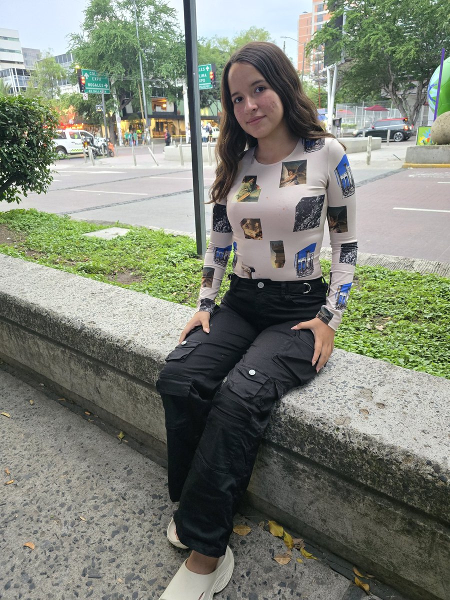 OneMiluan's tweet photo. Ya extrañaba 🤍 Alguien para salir de noche? https://t.co/3ea1j7lVKe
