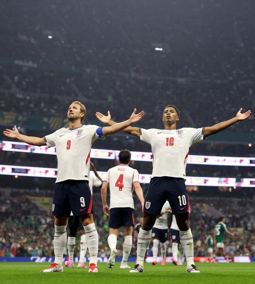 ECUAGOL's tweet photo. 🎶 CANTAAA Y NO LLOOOORES 🎶

👉 México dice adiós a la Copa del Mundo, tras caer 3-2 ante Inglaterra 🏴󠁧󠁢󠁥󠁮󠁧󠁿 en los octavos de final en el Azteca, ante su gente 🔥

#MundialEcuagol2026 https://t.co/WZbN1eQyae