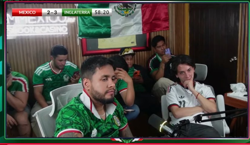 GranPa0l0's tweet photo. Tienes que estar ENFERMO si te alegra el momento de este mexichango. https://t.co/QSxeLznunr