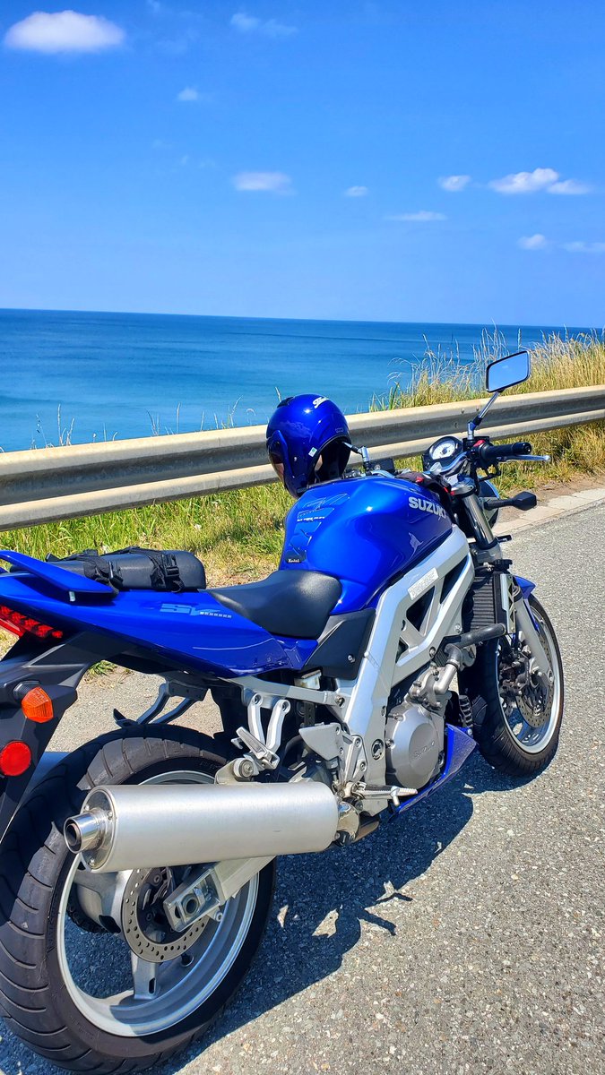 ZC3233191's tweet photo. 夏は沿岸線をのんびり走るだけで楽しいッス！ https://t.co/mzASzoTjZE
