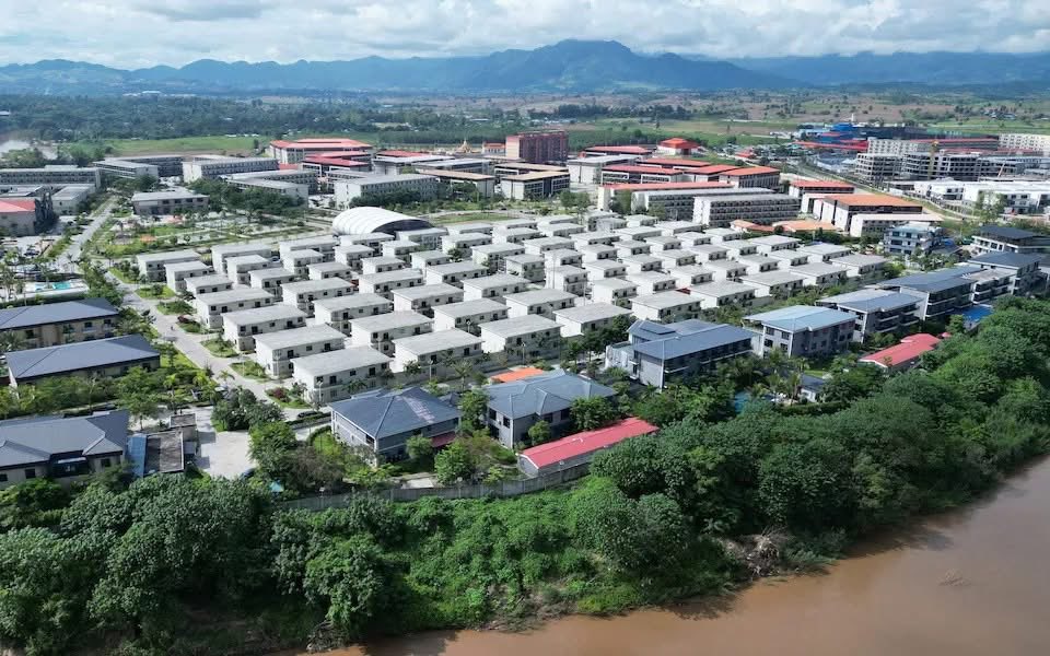 Moe201980's tweet photo. Con Con
Myanmar 🇲🇲 ကမ္ဘာကျော်သွားပြီ
July-6-2026⬇️

ဒီလောက်တိကျနေတာကို ၀င်ဖမ်းပါတော့လား FBI 📌
👇July:06/2026

https://t.co/EQ8fcBzD0D https://t.co/cI7it7D6I2