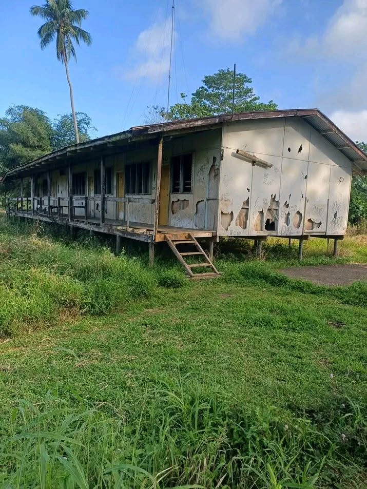 mcdom_yanje's tweet photo. EXPOSING PNG🇵🇬
What about the health facilities? Ihu station health center or hospital. Does the multi million kina development project funds capture Ihu and Orokolo health centers too? Hospital is more important than market, roads and bridges. #Time_for_change https://t.co/dmvgiTEhho