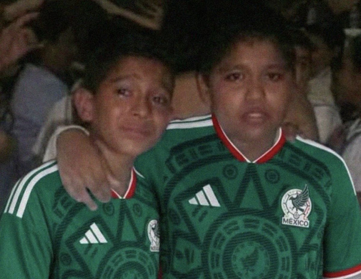 Smicho15's tweet photo. De último minuto🚨 
Me informan que la selección mexicana recibió amenazas de carteles mexicanos y por eso se dejaron perder el partido 

Así no Inglaterra ❌❌❌ https://t.co/DJWLU6NlJT