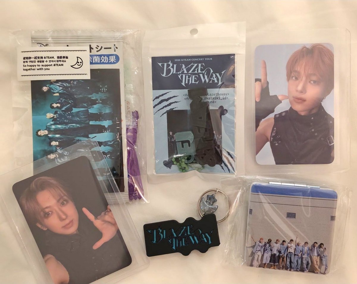 b_for_bbo's tweet photo. Lovely freebies from BTW Incheon Day 1 and 2!! Thank you so much @kalmiki24 @DRSL404 @kdhamh @aconico2425 🥹🫶 https://t.co/KZu3ZafmhF