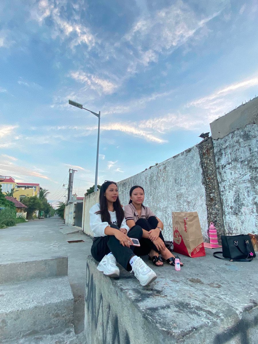 sellaaa01's tweet photo. my bff pro max HAHAHAHAH🫶🏼🫶🏼
insert kay jm na nagpic😝 https://t.co/wBQGW7Fkje
