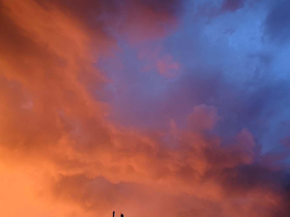 Corn_NCN's tweet photo. The sky last night https://t.co/6lPkAp72t6