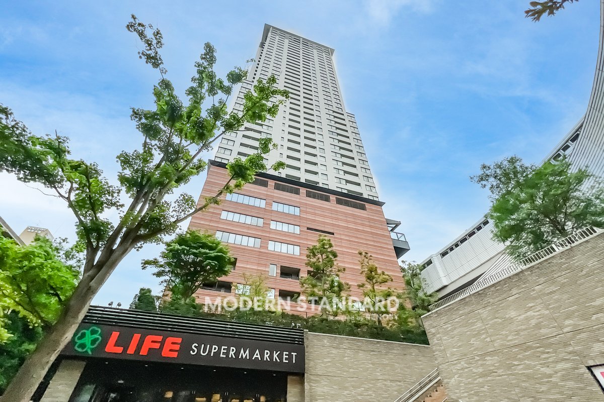 modernstandard1's tweet photo. 【クロスエアタワー】
間取：1LDK〜3LDK（57.41㎡〜112.87㎡）
賃料：320,000円 〜 850,000円
販売価格：2億3,000万円 〜 2億4,000万円
東急田園都市線 池尻大橋駅　徒歩5分
築年数：2013年02月

取材記事はこちら📷
https://t.co/7bfYPpZlmv

お問合せはこちら💁‍♀️
電話 | 0120-803-902 https://t.co/hHY5p1Jlls