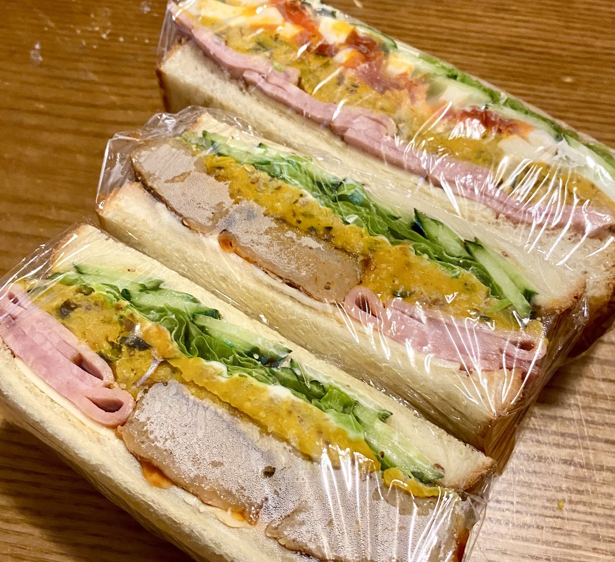 MickShock's tweet photo. 今日のニッシー特製サンドイッチ！
いただきまーす！😄🥪
#ニッシー特製サンドイッチ https://t.co/ypipBNtryK