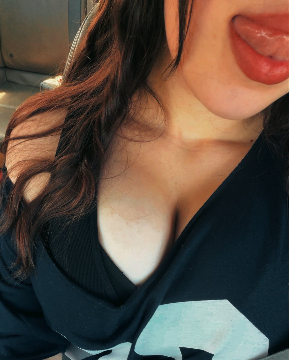 lonervibe's tweet photo. Kissable ;) 
•
#nsfwtwt #horny #needy #goonette #boobs #goonfuel #nsfwtwtًً https://t.co/h36NtVyAMq