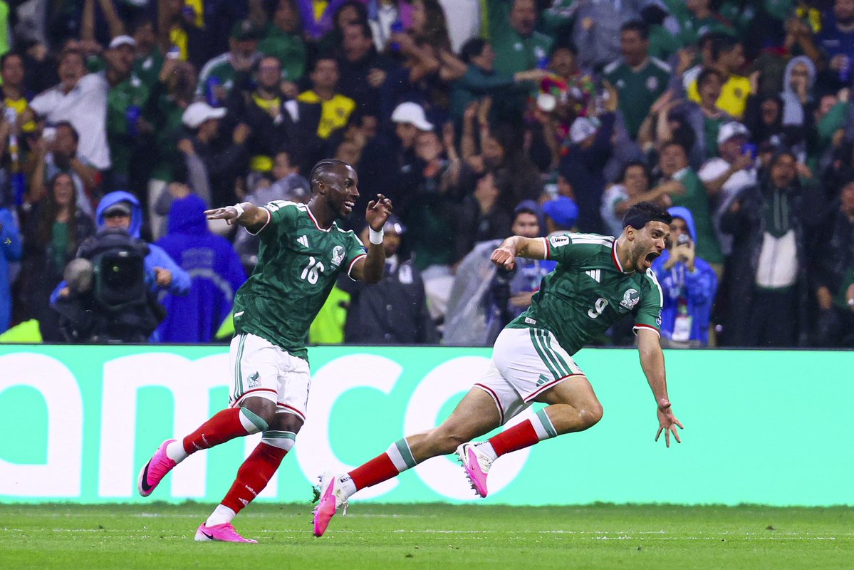 Ruxiiii4's tweet photo. What a beautiful football game.

Mexico can be proud of the way they played today. They pressed England high, won the ball back repeatedly, attacked with numbers, and showed real courage on and off the ball.

England can be proud too. They competed until the very end, and some of their players left absolutely everything out on the pitch.

Both countries can be proud.