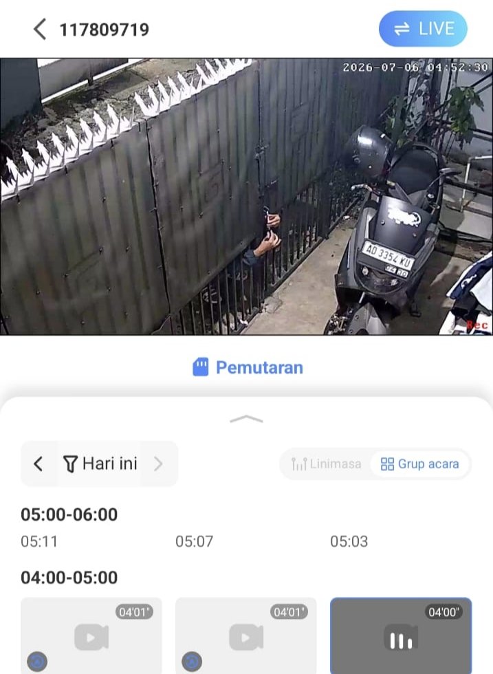 crazyhope71's tweet photo. Yang lihat motor nmax old olat AD 3354 KU di bogor daerah dermaga atau sekitarnya. Mohon japri atau stop pengendaranya. Karena tadi pagi jam 4an motor ade saya di curi. Kalau ketemu japri aja 🙏

#curanmor #dramaga #bogor #ipb https://t.co/jeeqcTNGzQ