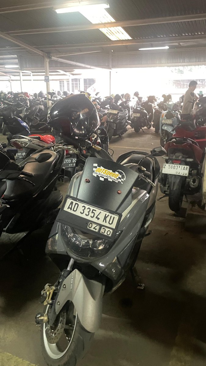 crazyhope71's tweet photo. Yang lihat motor nmax old olat AD 3354 KU di bogor daerah dermaga atau sekitarnya. Mohon japri atau stop pengendaranya. Karena tadi pagi jam 4an motor ade saya di curi. Kalau ketemu japri aja 🙏

#curanmor #dramaga #bogor #ipb https://t.co/jeeqcTNGzQ