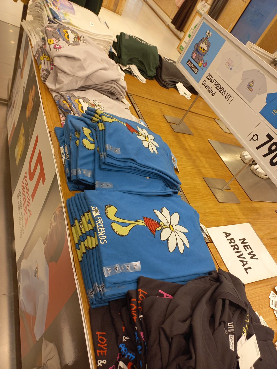 WANDERINGS0L3's tweet photo. #Zoa #zonfriends #uniqlo https://t.co/MafKffC6l2