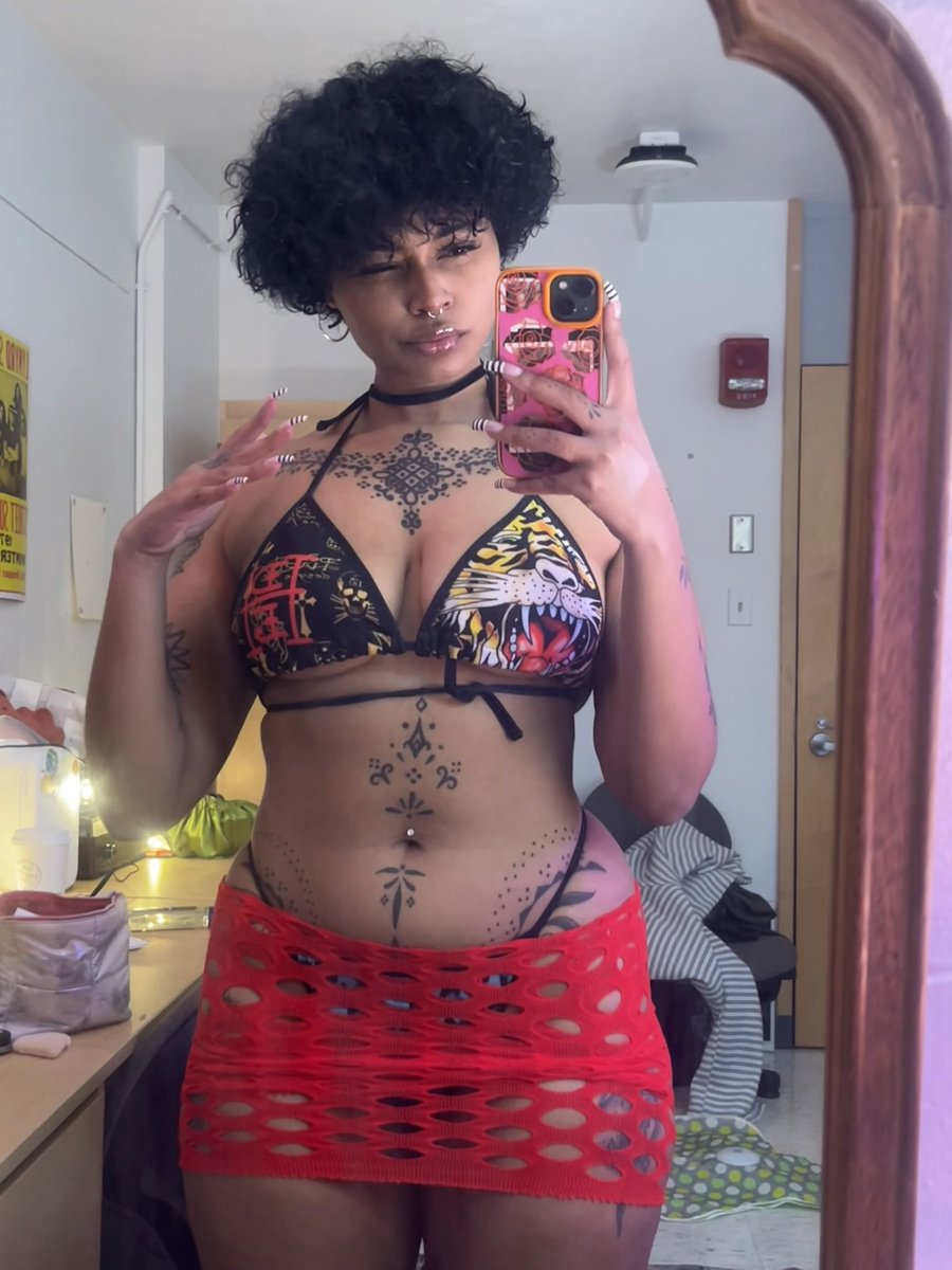 inkedbby3's tweet photo. 1 or 2? 👇👇

https://t.co/MLBCPTqDYJ

*
*
#curvy #freak #onlyfanspromo #alternative #repost #onlyfans #collegegirl #selling #nsfwtwtًً #onlyfangirls #contentcreator #bikini https://t.co/1y16GrjPdm