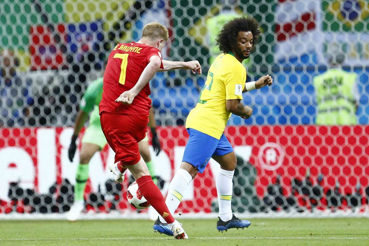 Sr_M_C's tweet photo. 3 imagens definem algo que é claro na seleção. Esses jogadores não se entregam 1000% E copa é muito difícil de ganhar, se não for toda sua entrega, ela escapa. Você não pode deixar seu oponente chutar, sob nenhuma hipótese. Quem vestir essa camisa, precisa dar até a última gota. https://t.co/mz5Fuukq1w
