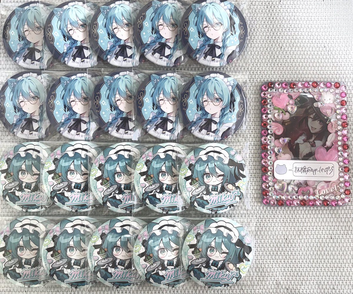 app_le0925's tweet photo. 【VOCALOID 交換】
秋葉原フェスティバル 2026 AKIBA FAN CUBE 22カレー トレーディング缶バッジ 猫耳カフェ

譲:初音ミク 鏡音リン レン 巡音ルカ KAITO
求:MEIKO

マジミラ東京までにお取引可能な方、5〜纏めての方優先
決め切りたい為お返事にお時間いただきます
ツリーに他グッズあり⤵︎ https://t.co/xp1rdEvXot