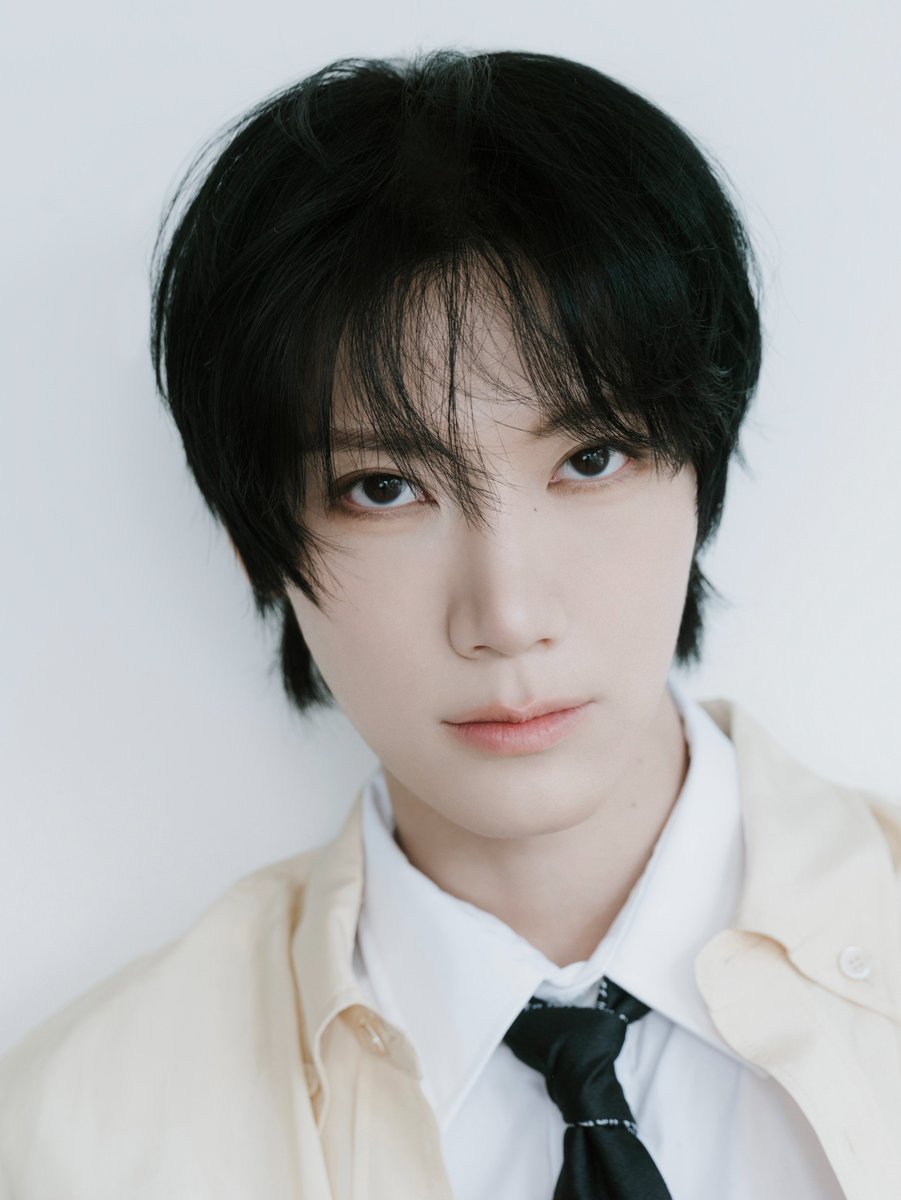 webstarupdate's tweet photo. เปิดตัว ILLIMNT บริษัทยุคใหม่ที่มีศิลปินเป็นหัวใจหลัก ร่วมก่อตั้งโดย ‘TEN’ ศิลปินผู้สร้างปรากฏการณ์ระดับโลก
#TEN #TENLEE #illimnt 

 การเปิดตัวครั้งสำคัญของ ILLIMNT (อิลิเมนต์) บริษัทระดับโลก ที่ไม่ได้ทำเพียงแค่บริหารจัดการศิลปิน แต่มุ่งจะเป็นฮับสุดสร้างสรรค์เพื่อเชื่อมโยงดนตรี วัฒนธรรม Visual Art แฟชั่น รวมถึงการสร้าง Original Content แล��ความร่วมมือกับแบรนด์ระดับโลกเข้าด้วยกัน ซึ่งได้มีการเปิดตัวอย่างเป็นทางการ โดยมี ‘เตนล์ - ชิตพล ลี้ชัยพรกุล’ หรือ ‘TEN’ศิลปินผู้สร้างปรากฏการณ์ระดับโลกมามากมาย เป็นผู้ร่วมก่อตั้งและเป็นศิลปินคนแรกในสังกัด

โดย ILLIMNT มุ่งมั่นในการสนับสนุนและผลักดันศิลปิน ภายใ��้วิสัยทัศน์ในการนำเสนอตัวตนและความเป็นเอกลักษณ์ของศิลปินสู่สายตาของผู้ชมทั่วโลก โดยให้ความสำคัญกับตัวตนที่แท้จริงของศิลปิน พร้อมการถ่ายทอดความคิดสร้างสรรค์ที่นอกกรอบเป็นหัวใจหลัก เพื่อส่งมอบประสบการณ์ใหม่กับผู้ชมที่สามารถเข้าถึงและมีส่วนร่วมได้มากยิ่งขึ้น

ILLIMNT ประเดิมการเปิดตัวด้วยการร่วมงานกับศิลปินระดับโลกและผู้ร่วมก่อตั้งบริษัทอย่าง ‘TEN’ ที่ก���ลังจะมีกิจกรรม ทั้งในประเทศเกาหลีใต้ จีน และสหรัฐอเมริกาฯ รวมไปถึงประเทศอื่น ๆ ทั่วโลก ซึ่ง ‘TEN’ จะเดินทางไปในฐานะศิลปินเดี่ยวของค่าย ILLIMNT ด้วยทักษะการแสดงระดับแนวหน้า ความลุ่มลึกทางดนตรี และภาพลักษณ์อันเป็นเอกลักษณ์ หลังจากได้สร้างผลงาน และเป็นที่รู้จักในฐานะศิลปินวง NCT และ WayV

ในฐานะผู้ร่วมก่อตั้งบริษัท ‘TEN’ ได้กล่าวว่า ILLIMNT เป็นบริษัทที่เชื่อว่า ‘��ม้แต่สิ่งที่ดูเหมือนเป็นไปไม่ได้ ก็อาจเกิดขึ้นได้จริงด้วยพลังแห่งความคิดสร้างสรรค์ เราหวังว่า ILLIMNT จะเป็นพื้นที่ที่ช่วยมอบพลังให้ศิลปินเชื่อมั่นในตัวตนของตัวเองในขณะที่ค้นหาความเป็นไปได้ใหม่ ๆ เพื่อสร้างสรรค์งานที่จะเชื่อมโยงผู้คนเข้าด้วยกัน ส่งต่อแรงบันดาลใจ และก้าวข้ามข้อจำกัดด้านภาษาและวัฒนธรรมสู่ผู้ชมทั่วโลก’

ในอนาคต ILLIMNT วางแผนที่จะใช้โมเดลการ��ริหารที่ให้ความสำคัญกับศิลปินเป็นหลักและนำเครือข่ายระดับโลกมาเข้าร่วม เพื่อผลักดันโปรเจกต์ที่สร้าง อิมแพกต์ ไม่เพียงในวงการดนตรี แต่ยังสร้างแรงกระเพื่อมในแวดวงวัฒนธรรมในวงกว้าง

เกี่ยวกับ ‘TEN’
‘TEN’ หรือ ‘เตนล์ - ชิตพล ลี้ชัยพรกุล’ เป็นศิลปินชาวไทย หนึ่งในสมาชิกของวง WayV, NCT, และ SuperM ที่สร้างชื่อเสียงในระดับโลก ปัจจุบัน TEN เตรียมเปิดตัวโปรเจกต์หลากหลายรูปแบบสำหรับตลาดทั่วโลกตลอดทั้งปีนี้ ไม่ว่าจะเป็นเกาหลีใต้ ไทย จีน และสหรัฐอเมริกา ครอบคลุมทั้งผลงานเพลง การแสดงสด คอนเทนต์สร้างสรรค์ และความร่วมมือกับแบรนด์ชั้นนำต่าง ๆ."

ตลอดเส้นทางการทำงาน มีผลงานเพลง ได้แก่ มินิอัลบั้ม TEN และ STUNNER รวมถึงมีมินิอัลบั้มภาษาญี่ปุ่น Humanity อีกทั้งเพลงไตเติ้ลอย่าง STUNNER ได้รับการตอบรับเป็นอย่างดี โดย STUNNER ได้รับรางวัล ‘Top Song of 2025, Thailand’ ในฐานะเพลงที่มียอดสตรีมสูงสุดของ Spotify Thailand และได้รับ��างวัลจากรายการเพลง อาทิ Music Bank, The Show และ Inkigayo Hot Stage นอกจากนี้ ‘TEN’ ยังได้รับรางวัล Best Choice Award จาก Asia Artist Awards ประจำปี 2024 อีกด้วย ผลงานเพลงของ ‘TEN’ มียอดสตรีมสะสมกว่า 460 ล้านครั้ง ขณะที่มิวสิกวิดีโอมียอดรับชมรวมกว่า 35 ล้านครั้ง ขณะที่ผลงานร่วมกับวงต่าง ๆ มียอดสตรีมสะสมทะลุ 620 ล้านครั้ง และมียอดติดชาร์ตรวมมากกว่า 617 ครั้ง

นอกเหนือจากผลงานด้านดนตรี ‘TEN’ ยังสร้างชื่อ��นวงการแฟชั่นระดับโลก ปัจจุบันดำรงตำแหน่ง Global Brand Ambassador ของ Saint Laurent และเคยขึ้นปกนิตยสารชั้นนำระดับนานาชาติ อาทิ ELLE MEN Fresh, GQ Thailand, Esquire Singapore, Harper’s Bazaar Men, Flaunt และอีกมากมาย

ปัจจุบัน TEN ยังคงเดินหน้าสร้างสรรค์ผลงานและโปรเจกต์ใหม่อย่างต่อเนื่อง เพื่อก้าวสู่บทต่อไปของเส้นทางในฐานะศิลปินของค่าย ILLIMNT รวมถึงยังคงดำเนินกิจกรรมในฐานะศิลปินกลุ่ม NCT , WayV ต่อไป

สามารถติดตามผลงานของ ‘TEN’ ได้ทาง
TEN
 Instagram: @tenlee_1001 
 TikTok: @tenlee_1001 (766K)
 Spotify : TEN

TEN OFFICIAL CHANNELS
 Instagram: @ten_offcl
X: @ten_offcl
ILLIMNT
 Instagram: @illimnt.official
 X: @illimnt