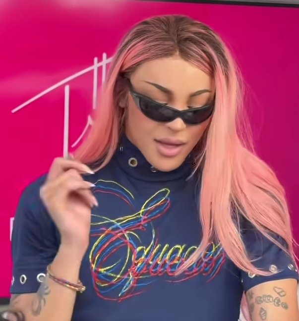 GalinhaVittar's tweet photo. 🚨PAZ SELADA! Rupaul foi vista curtindo o ClubVittar, set de Pabllo Vittar em NY https://t.co/M5nXes26Qd