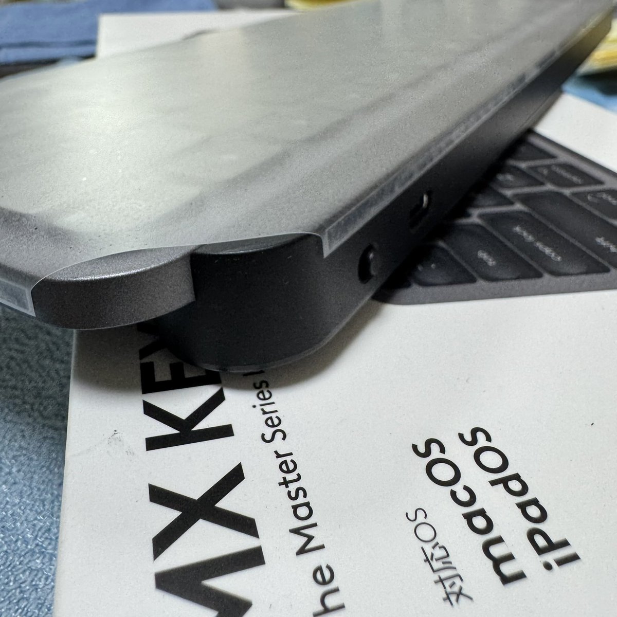 micro_solution's tweet photo. logicool  MX KEYS MINI
サイズ合わせ完璧👌

かなり適当に装着しても
フィット感　最高
　これから安心して持ち歩けるね https://t.co/7SufCOCi1i