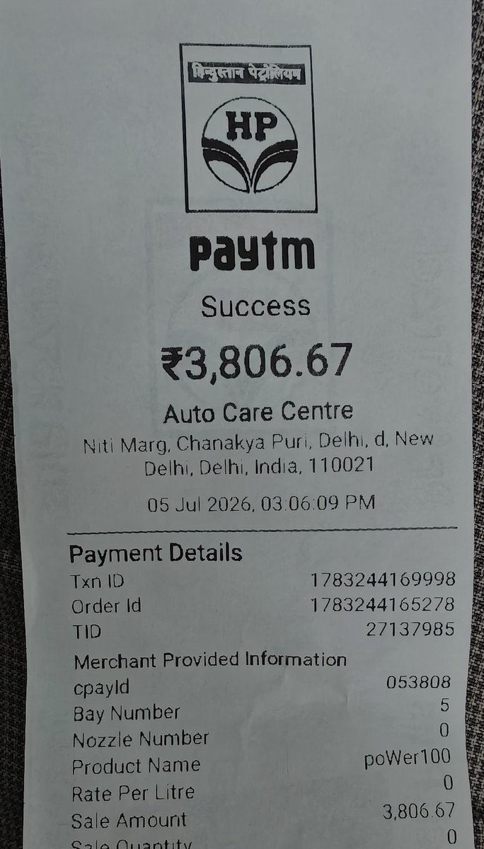 KamleshjhaPRO's tweet photo. मित्रों संडे को Rs. 167.40/L वाला पेट्रोल डलवाया गया है! पेट्रोल पंप पर जो स्लिप दिया गया उसमें पहले पेट्रोल की मात्रा और प्राइस नहीं दिया गया था! दुबारा बोला तो प्रिंटआउट निकाल कर दिया गया है! सरकार माने या ना माने E20 से माइलेज तो बहुत कम हो गया है! 
#E20 
#100octane 
#HP https://t.co/73kZAJkZxO