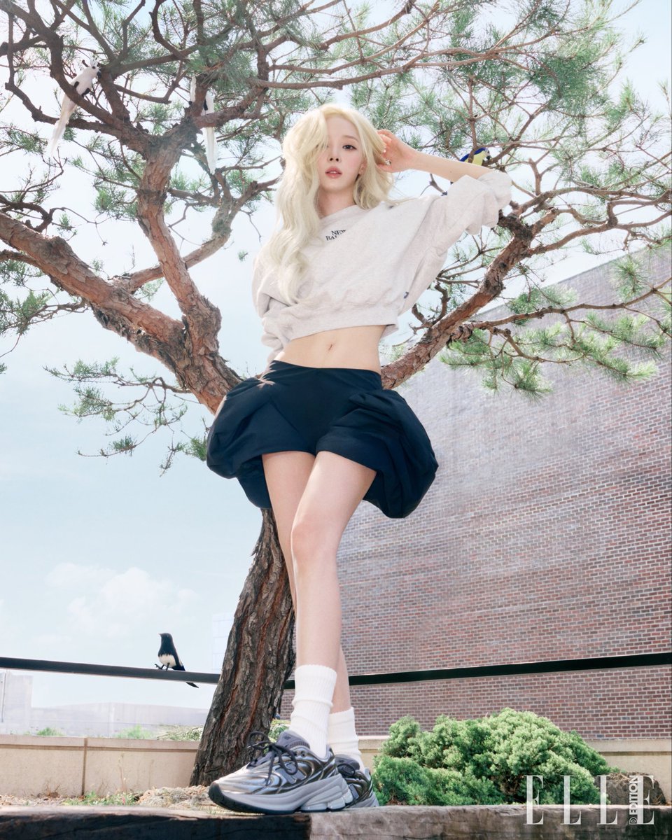 nano_winter's tweet photo. <ELLE KOREA> D Edition #윈터 #WINTER https://t.co/AmgPCUSukn