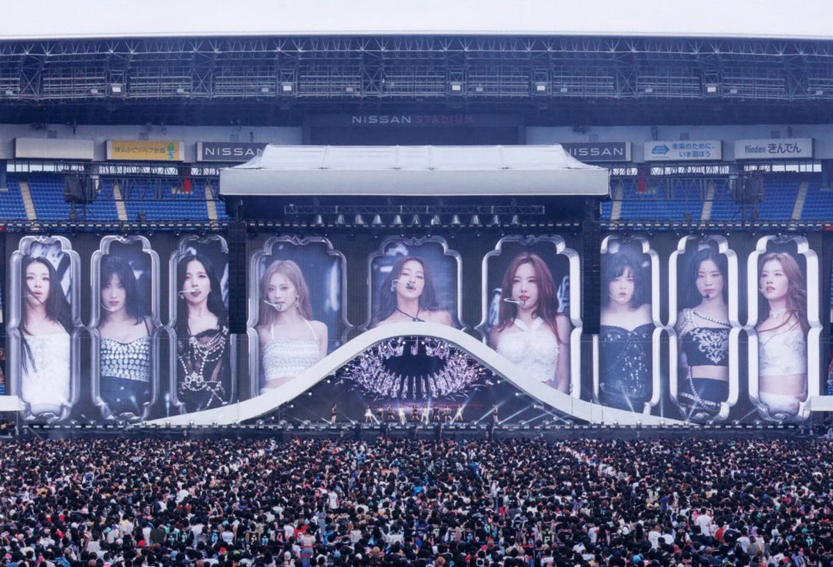 TWICEPopCrave's tweet photo. #JIHYO confirms that #TWICE will NOT be going anywhere and will have their next tour in the near future.

— “Of course! We’re going to have the next tour!  …I really want to hold a solo concert at Gocheok Sky Dome.” https://t.co/AHT9XMmdk8