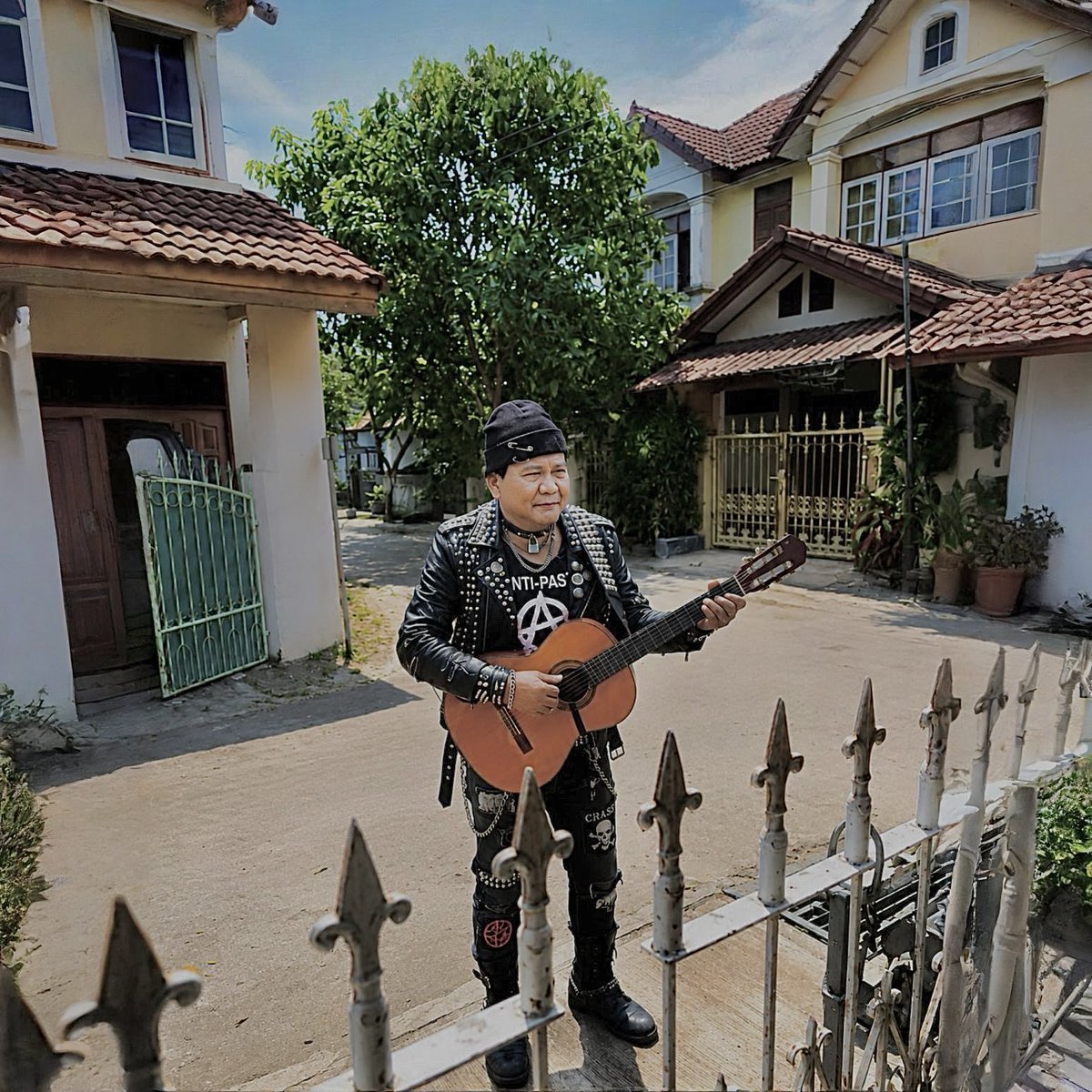 0tk0il's tweet photo. mau request lagu apa https://t.co/mrMER9lB1Q