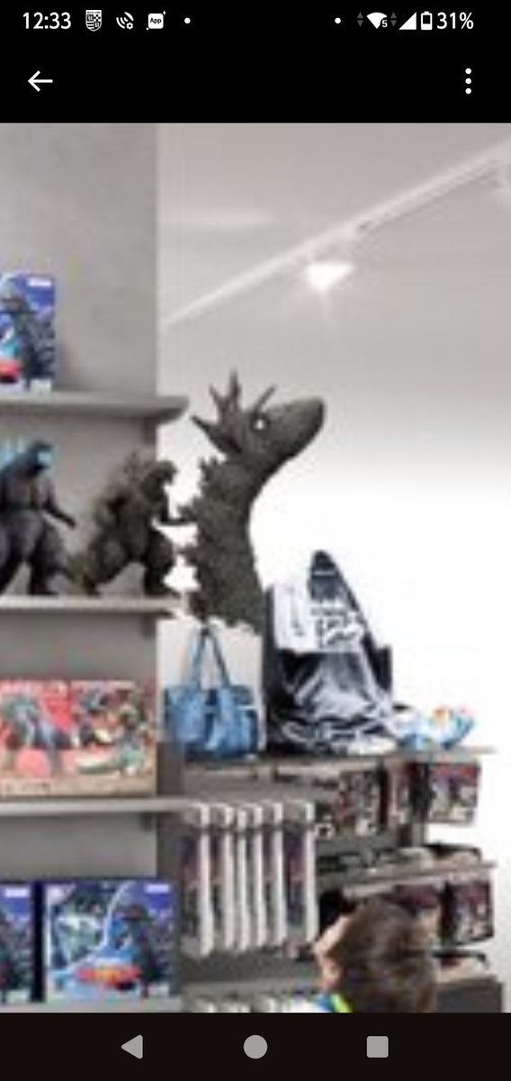 aoinogodzilla's tweet photo. ゴジラストアNagoyaのイメージ画像の立像の尻尾っぽいやつこれ何ゴジ？
僕の記憶にこんなゴジラいない...

可能性として
・マイゴジだけどイメージ画像だからこうなってるだけ
・ゼロゴジ

とか？ https://t.co/EAb9lobisv